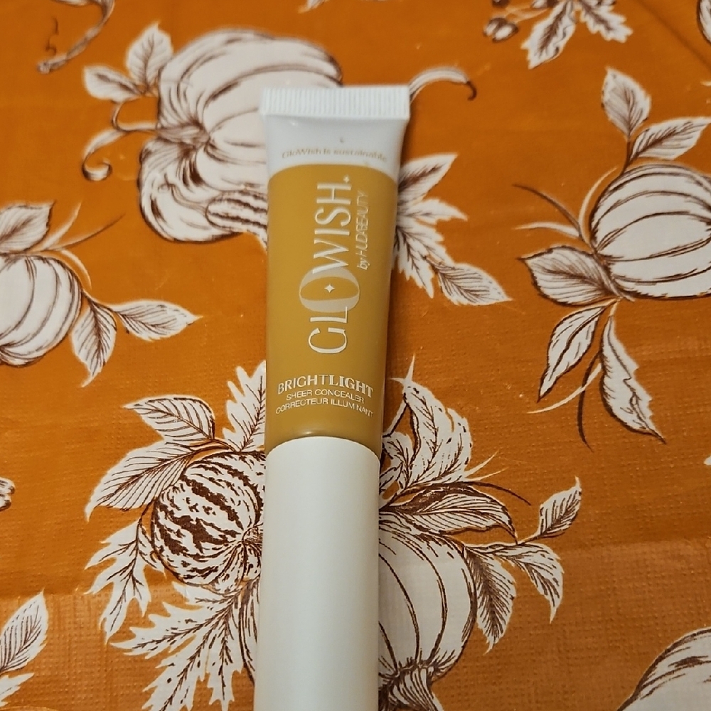 Brand New Glowish Bright Light Concealer Medium Tan